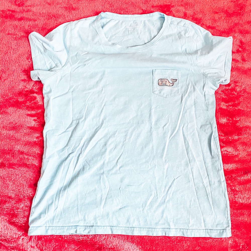Light blue vineyard vines tee